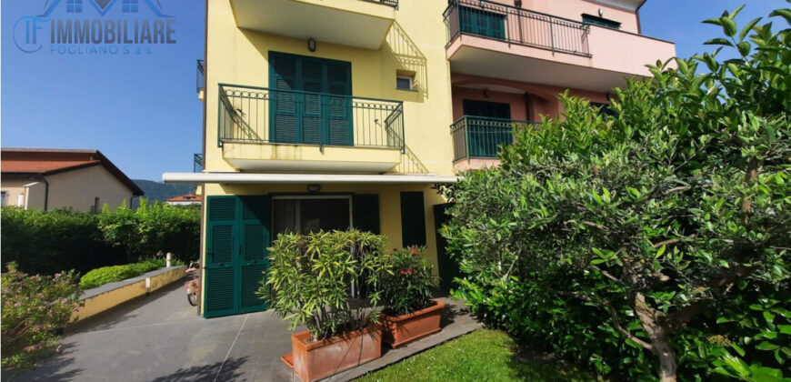 TRILOCALE RISTRUTTURATO CON GIARDINO E BOX – ZONA RESIDENZIALE (CONFINE LOANO) – BORGHETTO S.SPIRITO
