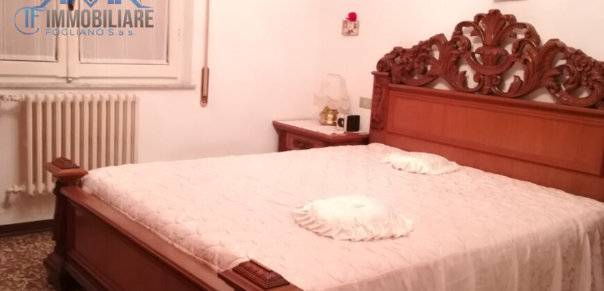 VILLA CON GIARDINO –  ZONA RESIDENZIALE (CONFINE LOANO) – 100 m DAL MARE – BORGHETTO S.SPIRITO