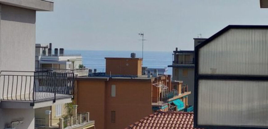 TRILOCALE RISTRUTTURATO ED ARREDATO –  VIA PONTI – 200 m DAL MARE – BORGHETTO S.SPIRITO