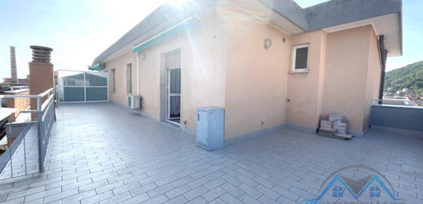 TRILOCALE ATTICO RISTRUTTURATO ED ARREDATO –  VIA DANTE – 100 m DAL MARE – BORGHETTO S.SPIRITO