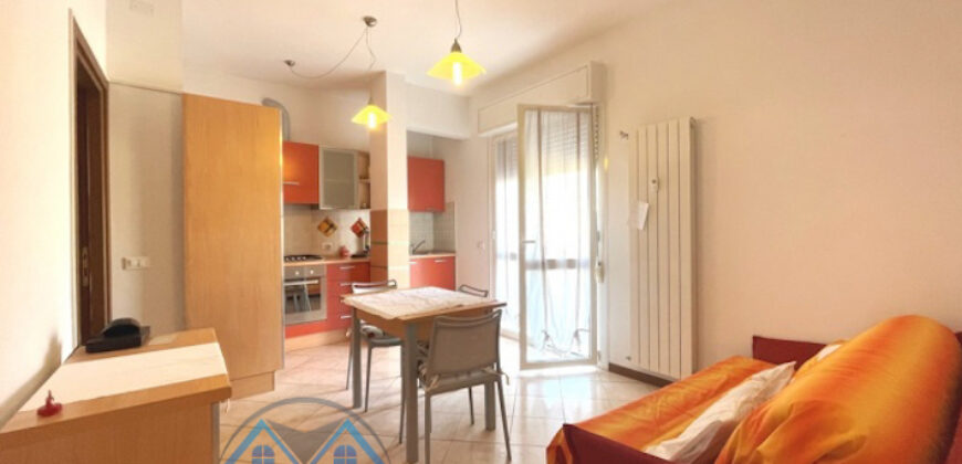 TRILOCALE ATTICO RISTRUTTURATO ED ARREDATO –  VIA DANTE – 100 m DAL MARE – BORGHETTO S.SPIRITO