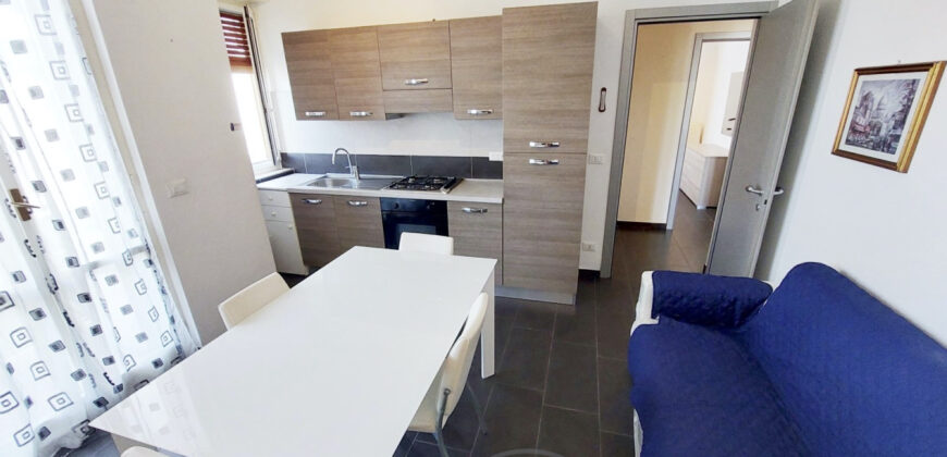 TRILOCALE RISTRUTTURATO ED ARREDATO –  VIA PONTI – 200 m DAL MARE – BORGHETTO S.SPIRITO