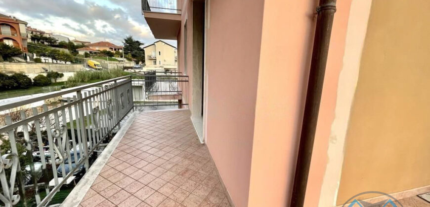 TRILOCALE + CORTILE –  VIA MARICI – BOISSANO