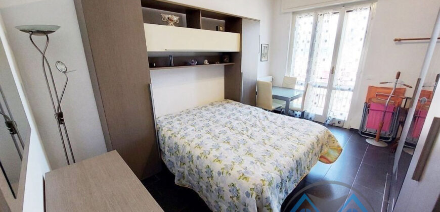 TRILOCALE RISTRUTTURATO ED ARREDATO –  VIA PONTI – 200 m DAL MARE – BORGHETTO S.SPIRITO