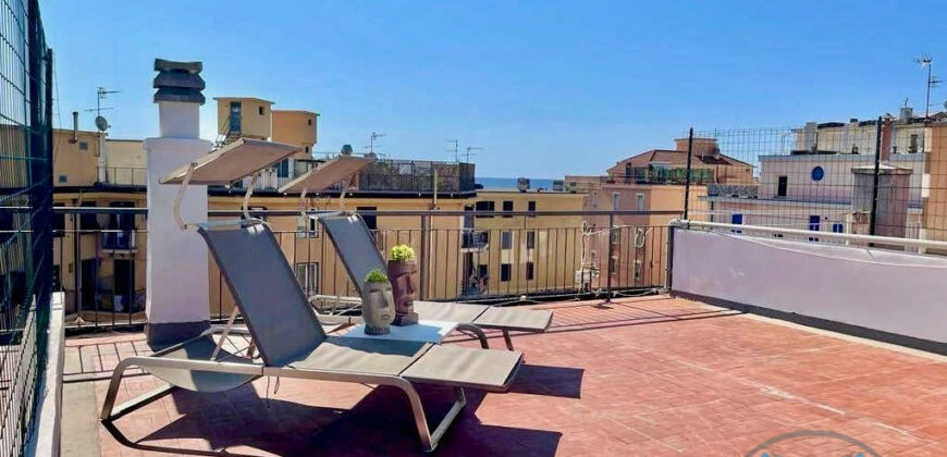 STUPENDO TRILOCALE + TERRAZZO, COMPLETAMENTE RISTRUTTURATO ED ARREDATO –  CORSO EUROPA – 50 m DAL MARE – ALASSIO