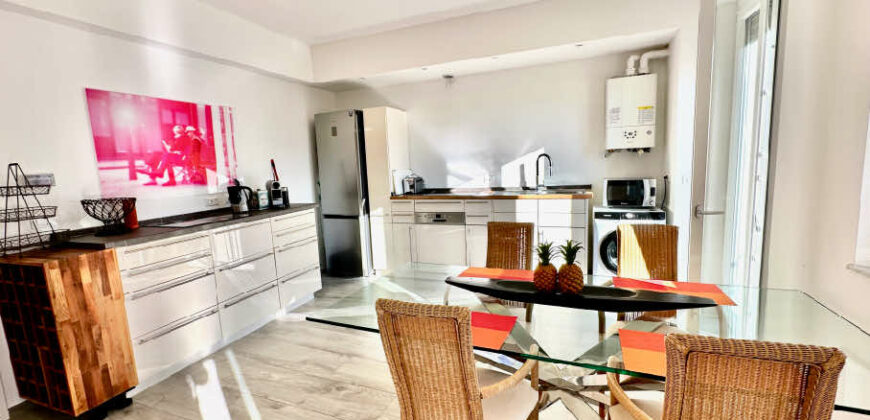 STUPENDO TRILOCALE + TERRAZZO, COMPLETAMENTE RISTRUTTURATO ED ARREDATO –  CORSO EUROPA – 50 m DAL MARE – ALASSIO