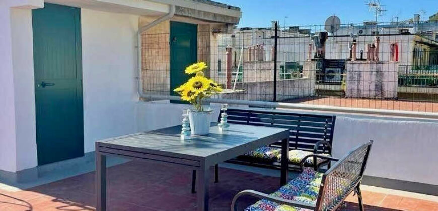 STUPENDO TRILOCALE + TERRAZZO, COMPLETAMENTE RISTRUTTURATO ED ARREDATO –  CORSO EUROPA – 50 m DAL MARE – ALASSIO
