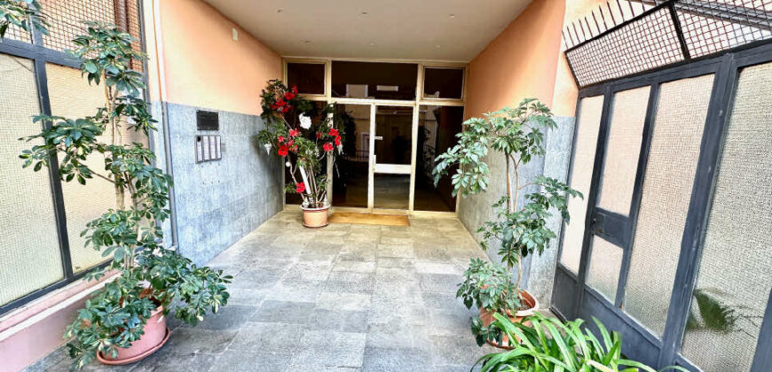 BILOCALE RISTRUTTURATO E FINEMENTE ARREDATO –  VIA ROBUTTI – 200 m DAL MARE – ALASSIO