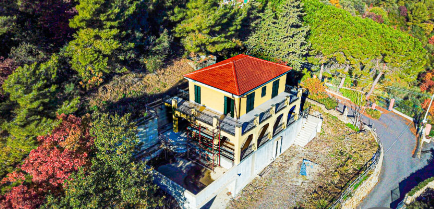 VILLA IN COSTRUZIONE CON SPLENDIDA VISTA MARE –  STRADA CONSORZILE SIMONE SALADA – 1 Km DAL MARE – ALASSIO