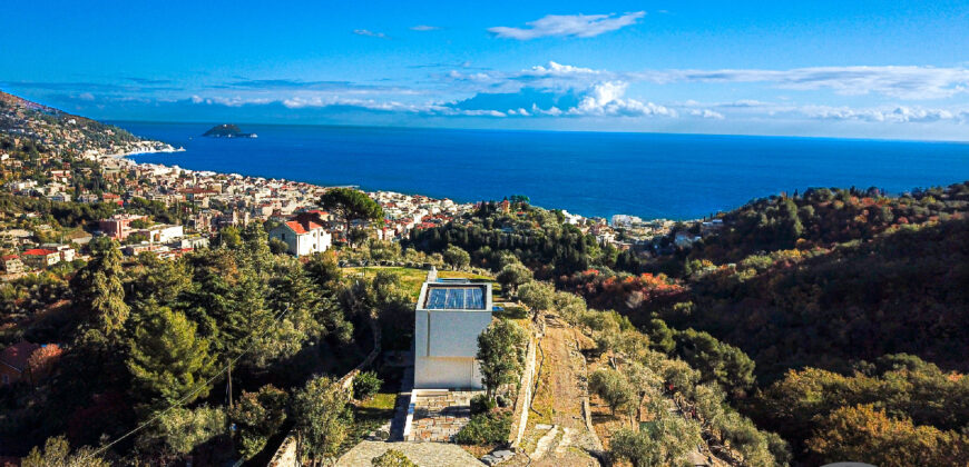 VILLA IN COSTRUZIONE CON SPLENDIDA VISTA MARE –  STRADA CONSORZILE SIMONE SALADA – 1 Km DAL MARE – ALASSIO