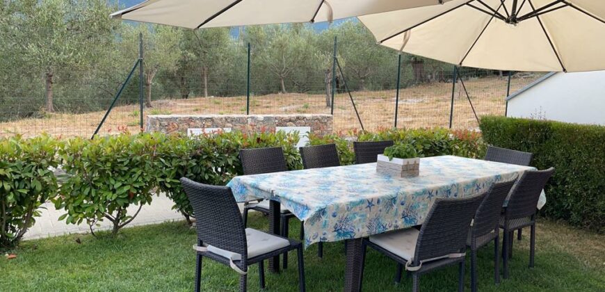 BILOCALE CON GIARDINO, PISCINA ED AREE VERDI COMUNI-  VIA MACCAGNE – NUOVA COSTRUZIONE CON SPLENDIDA VISTA MARE MARE – BOISSANO