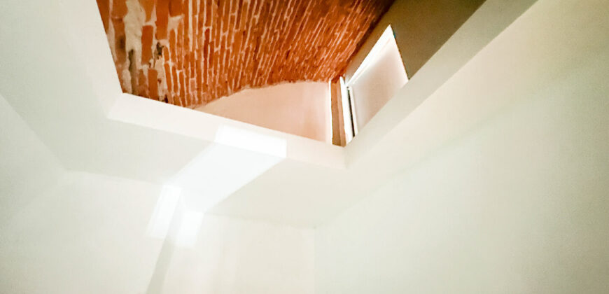 SPLENDIDO PIANO TERRA DI UN PALAZZO STORICO SUL LUNGOMARE DI PIETRA LIGURE