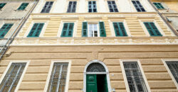 SPLENDIDO PIANO TERRA DI UN PALAZZO STORICO SUL LUNGOMARE DI PIETRA LIGURE