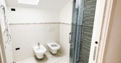 ATTICO TRILOCALE CON 2 BAGNI E 2 BALCONI –  VIA GIARDINI – 300 m DAL MARE – BORGHETTO SANTO SPIRITO
