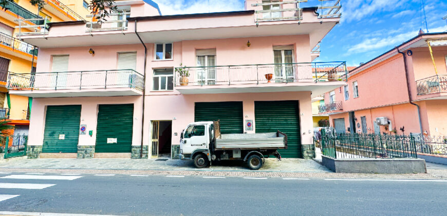 ATTICO TRILOCALE CON 2 BAGNI E 2 BALCONI –  VIA GIARDINI – 300 m DAL MARE – BORGHETTO SANTO SPIRITO
