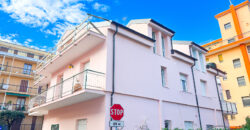 ATTICO TRILOCALE CON 2 BAGNI E 2 BALCONI –  VIA GIARDINI – 300 m DAL MARE – BORGHETTO SANTO SPIRITO