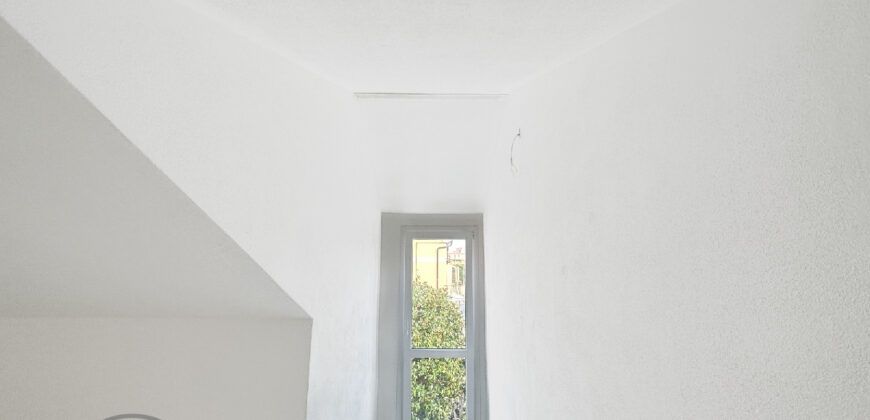 ATTICO TRILOCALE CON 2 BAGNI E 2 BALCONI –  VIA GIARDINI – 300 m DAL MARE – BORGHETTO SANTO SPIRITO