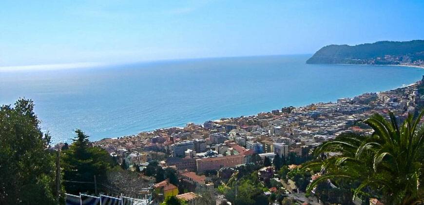 TRILOCALE CON TERRAZZA ANGOLARE + POSTO AUTO – STRADA PRIVATA SANTA CROCE – 1,5 km DAL MARE – ALASSIO