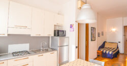 BILOCALE CON BALCONE VISTA APERTA –  VIA G.B. PERA – 800 m DAL MARE – ALASSIO