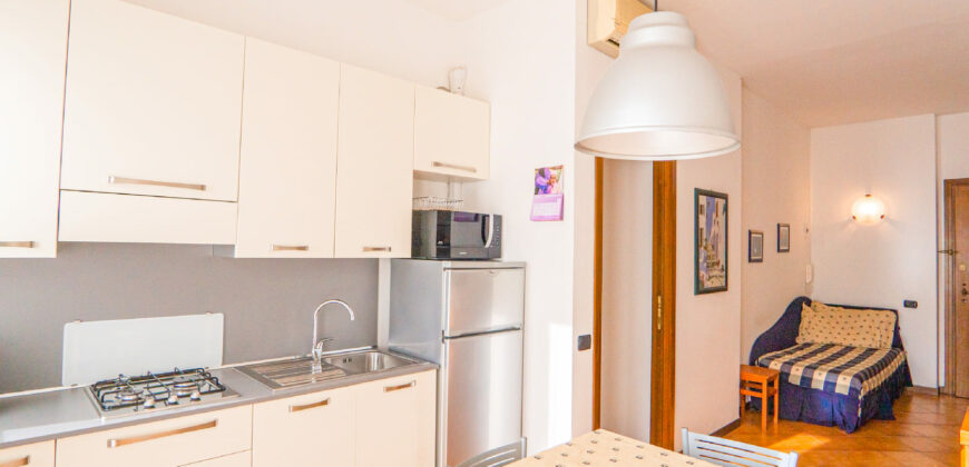 BILOCALE CON BALCONE VISTA APERTA –  VIA G.B. PERA – 800 m DAL MARE – ALASSIO