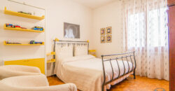 BILOCALE CON BALCONE VISTA APERTA –  VIA G.B. PERA – 800 m DAL MARE – ALASSIO