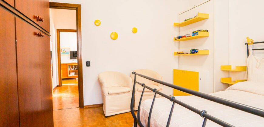 BILOCALE CON BALCONE VISTA APERTA –  VIA G.B. PERA – 800 m DAL MARE – ALASSIO