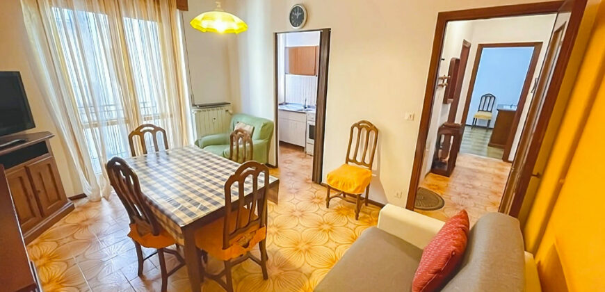 BILOCALE CON DOPPIO BALCONE  –  VIA PETRARCA  – 300 m DAL MARE – BORGHETTO SANTO SPIRITO