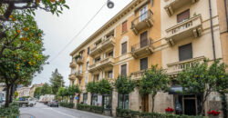 TRILOCALE CON AMPIO BALCONE –  VIA GIUSEPPE MAZZINI – 150 m DAL MARE – ALASSIO