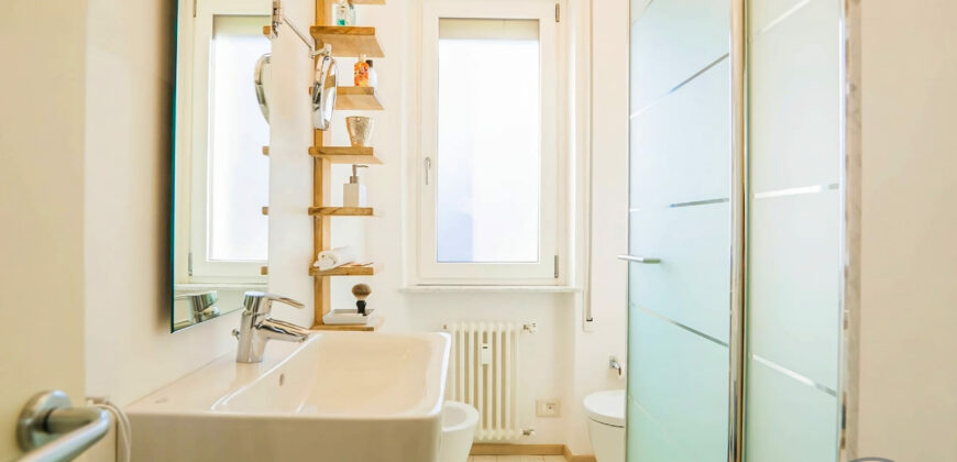 TRILOCALE CON GRANDE BALCONE + CANTINA E POSTO AUTO –  SAN ROCCO – 700 m DAL MARE – ALASSIO
