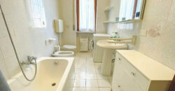 BILOCALE CON DOPPIO BALCONE  –  VIA PETRARCA  – 300 m DAL MARE – BORGHETTO SANTO SPIRITO