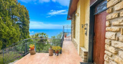 VILLA CON SPLENDIDA VISTA SUL GOLFO DI ANDORA –  VIA IMMACOLATA – 1 km DAL MARE – ANDORA