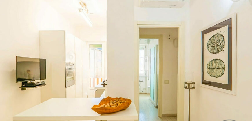 TRILOCALE CON GRANDE BALCONE + CANTINA E POSTO AUTO –  SAN ROCCO – 700 m DAL MARE – ALASSIO