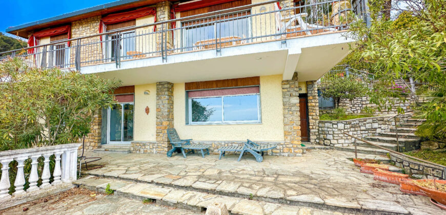 VILLA CON SPLENDIDA VISTA SUL GOLFO DI ANDORA –  VIA IMMACOLATA – 1 km DAL MARE – ANDORA