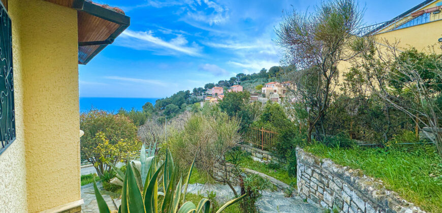 VILLA CON SPLENDIDA VISTA SUL GOLFO DI ANDORA –  VIA IMMACOLATA – 1 km DAL MARE – ANDORA