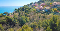 VILLA CON SPLENDIDA VISTA SUL GOLFO DI ANDORA –  VIA IMMACOLATA – 1 km DAL MARE – ANDORA