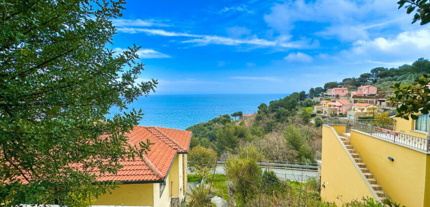 VILLA CON SPLENDIDA VISTA SUL GOLFO DI ANDORA –  VIA IMMACOLATA – 1 km DAL MARE – ANDORA