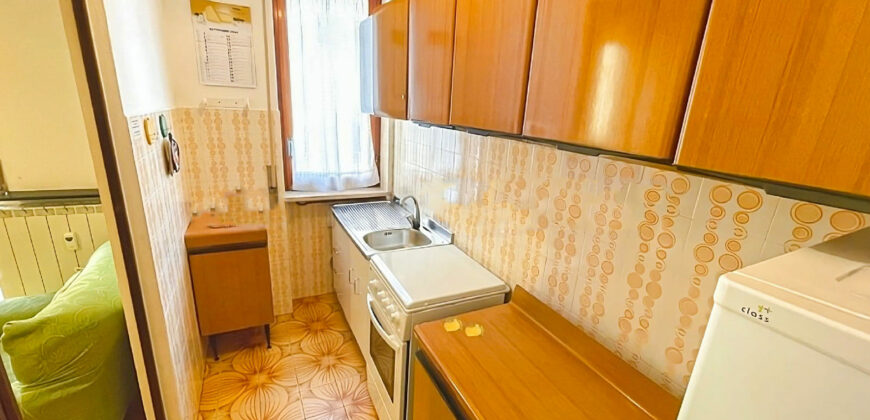 BILOCALE CON DOPPIO BALCONE  –  VIA PETRARCA  – 300 m DAL MARE – BORGHETTO SANTO SPIRITO