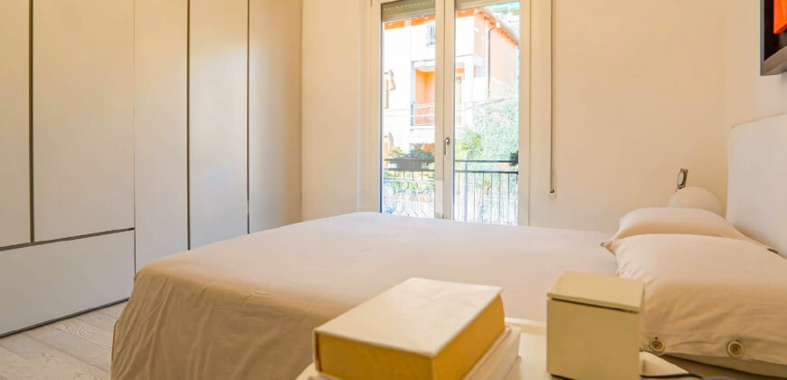 TRILOCALE CON GRANDE BALCONE + CANTINA E POSTO AUTO –  SAN ROCCO – 700 m DAL MARE – ALASSIO