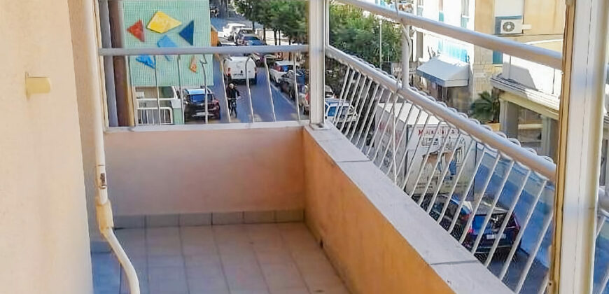 PENTALOCALE CON DOPPIO BALCONE + CANTINA –  VIA DANTE – 50 m DAL MARE – ALASSIO