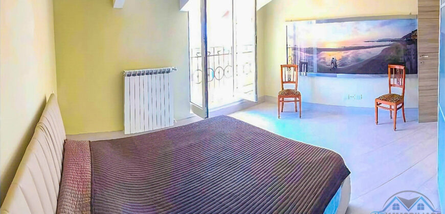 ATTICO SU 2 LIVELLI CON DOPPIA TERRAZZA –  BORGO COSCIA –  50 m DAL MARE – ALASSIO