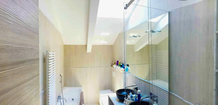 ATTICO SU 2 LIVELLI CON DOPPIA TERRAZZA –  BORGO COSCIA –  50 m DAL MARE – ALASSIO