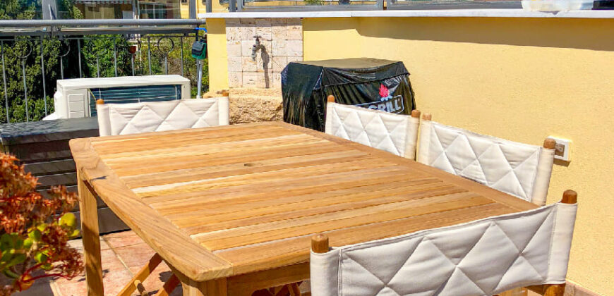 ATTICO VISTA MARE –  VIA SOLVA (ADIACENTE BORGO COSCIA) – 200 m DAL MARE – ALASSIO