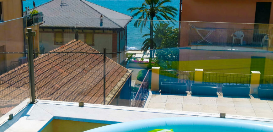 ATTICO SU 2 LIVELLI CON DOPPIA TERRAZZA –  BORGO COSCIA –  50 m DAL MARE – ALASSIO