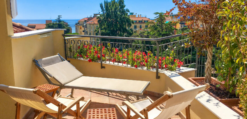 ATTICO VISTA MARE –  VIA SOLVA (ADIACENTE BORGO COSCIA) – 200 m DAL MARE – ALASSIO