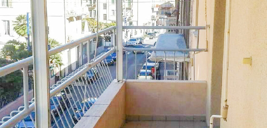 PENTALOCALE CON DOPPIO BALCONE + CANTINA –  VIA DANTE – 50 m DAL MARE – ALASSIO