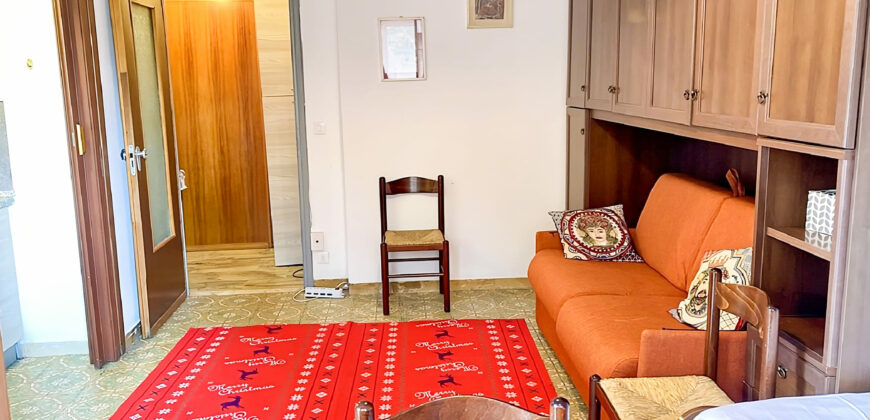 MONOLOCALE CON BALCONE VISTA MARE –  VIA IV NOVEMBRE – 50 m DAL MARE – BORGHETTO SANTO SPIRITO