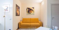 BILOCALE CON AMPIO BALCONE –  VIA LEONARDO DA VINCI – 150 m DAL MARE – ALASSIO