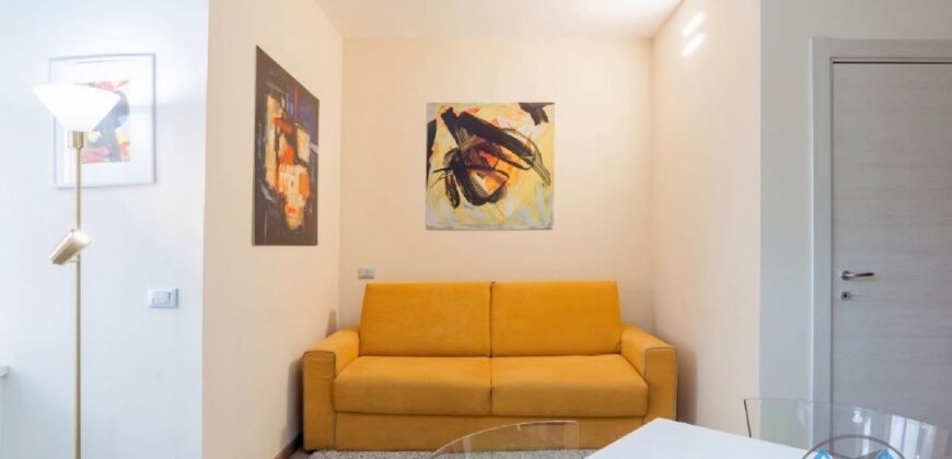 BILOCALE CON AMPIO BALCONE –  VIA LEONARDO DA VINCI – 150 m DAL MARE – ALASSIO