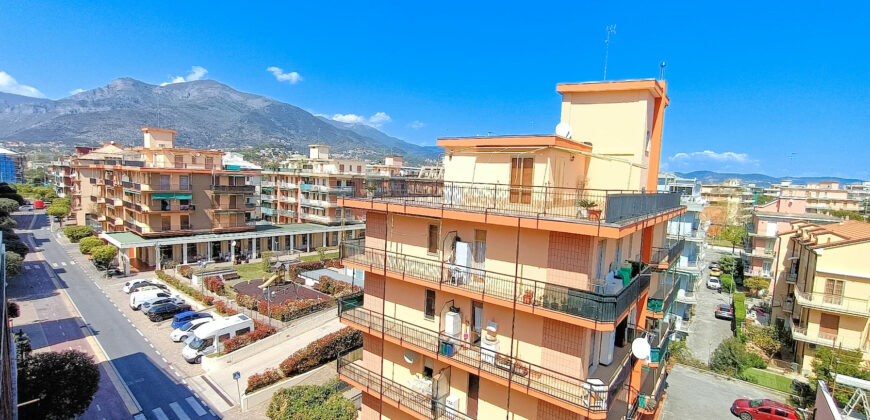 BILOCALE CON DOPPIO BALCONE VISTA MARE –  VIA GIARDINI – 200 m DAL MARE – BORGHETTO SANTO SPIRITO