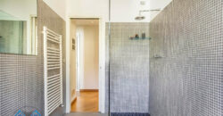 TRILOCALE ATTICO SU 2 LIVELLI + TERRAZZINO –  VIA VITTORIO VENETO  – 50 m DAL MARE – ALASSIO